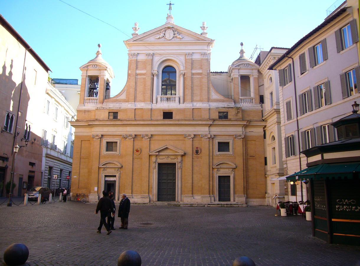 Little Queen Pantheon Roma